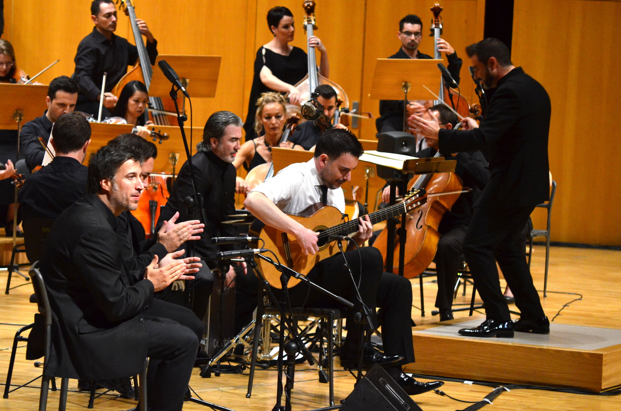 magen de Carlos Piñana y la Orquesta Sinfónica de la Región de Murcia en la presentación de 'Rubato' en el Auditorio regional Víctor Villegas.