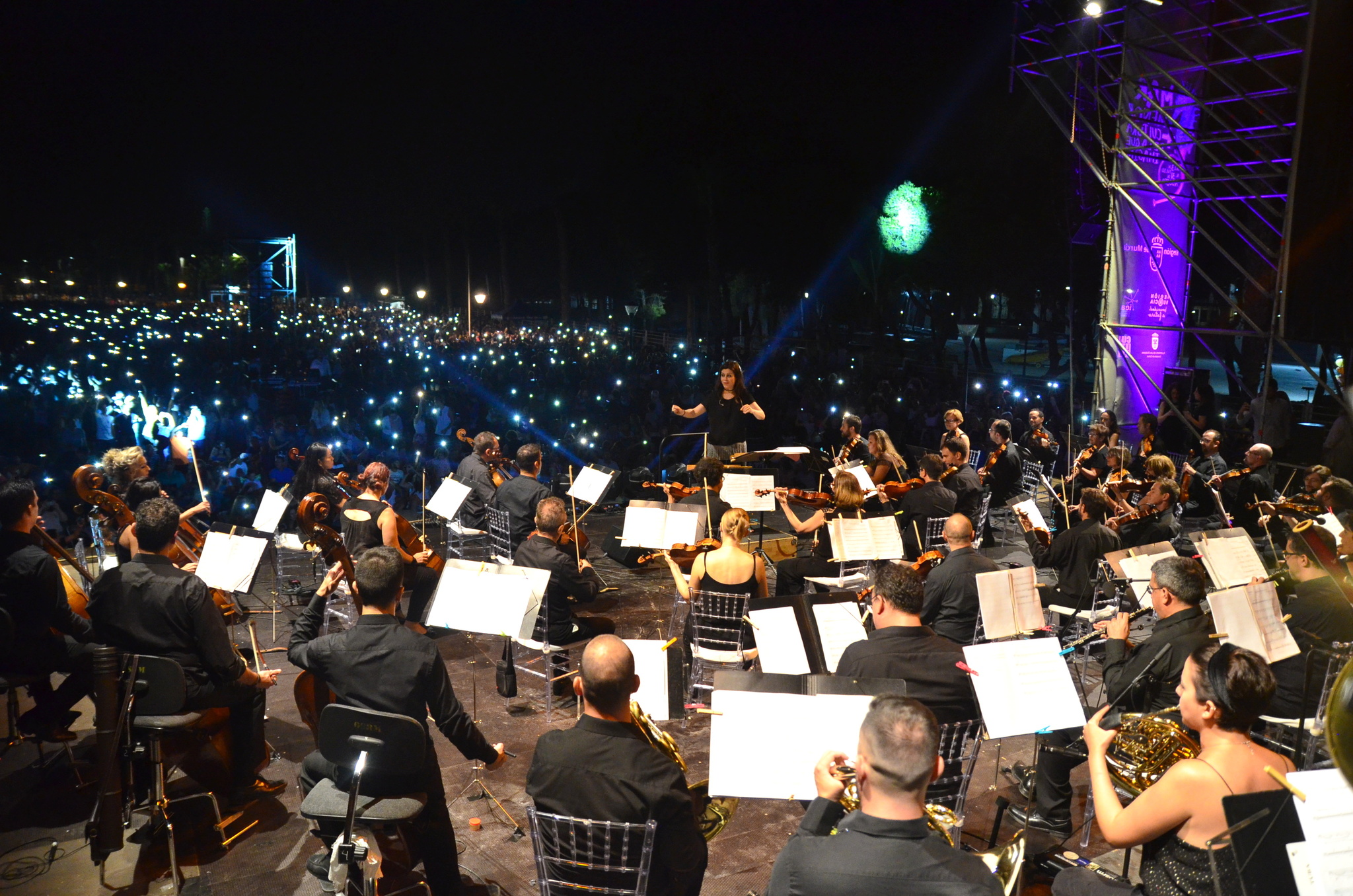 Imagen del concierto de la Orquesta Sinfónica de la Región de Murcia en la playa de Los Narejos el verano pasado