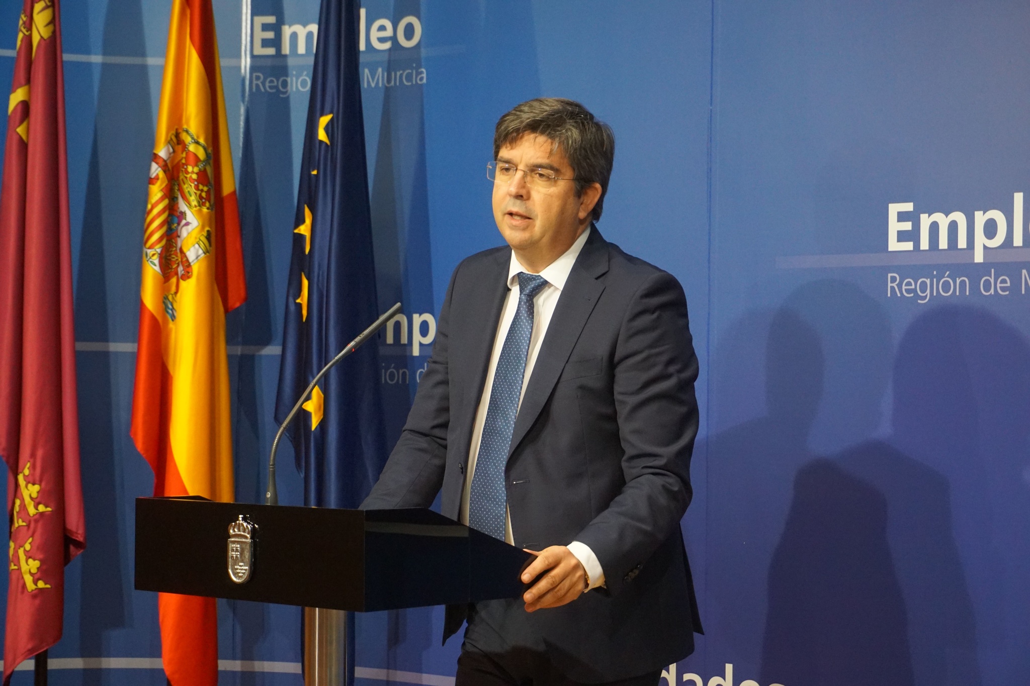El director general del Servicio Regional de Empleo y Formación valora los datos de paro y afiliación correspondientes al mes de octubre en la Región de Murcia