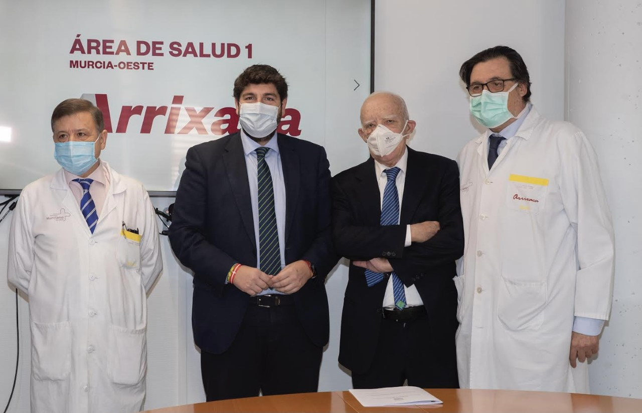 El doctor Pablo Ramírez, el presidente López Miras, el doctor Pascual Parrilla y el doctor Ricardo Robles