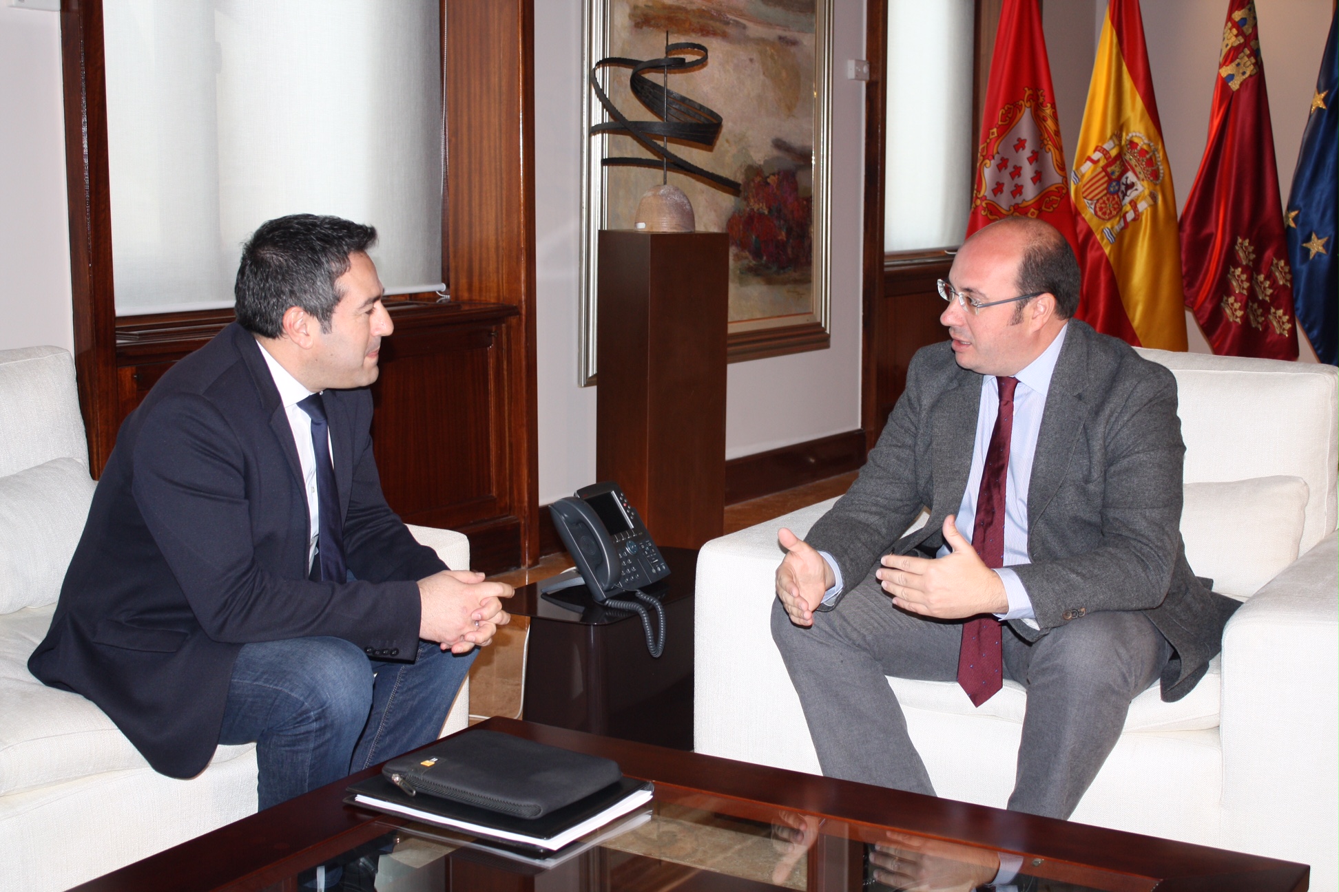 El presidente de la Comunidad se reúne con el alcalde de Alcantarilla