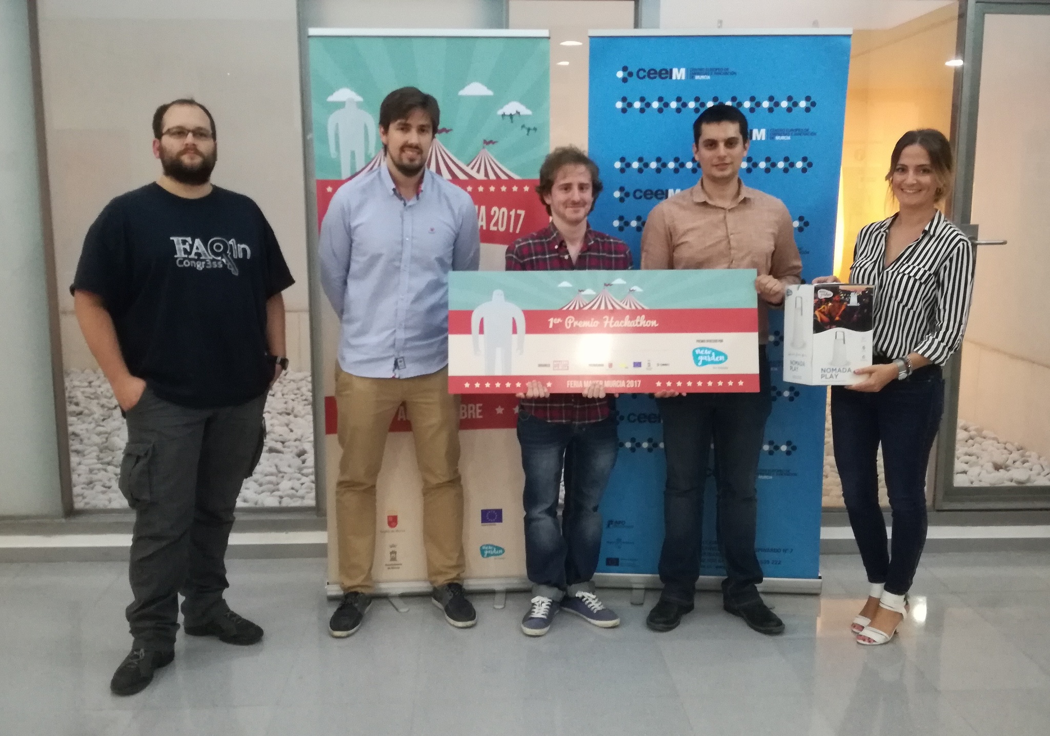 Imagen del grupo ganador del 'Hackathon' organizado en el marco del II Murcia MakersFest