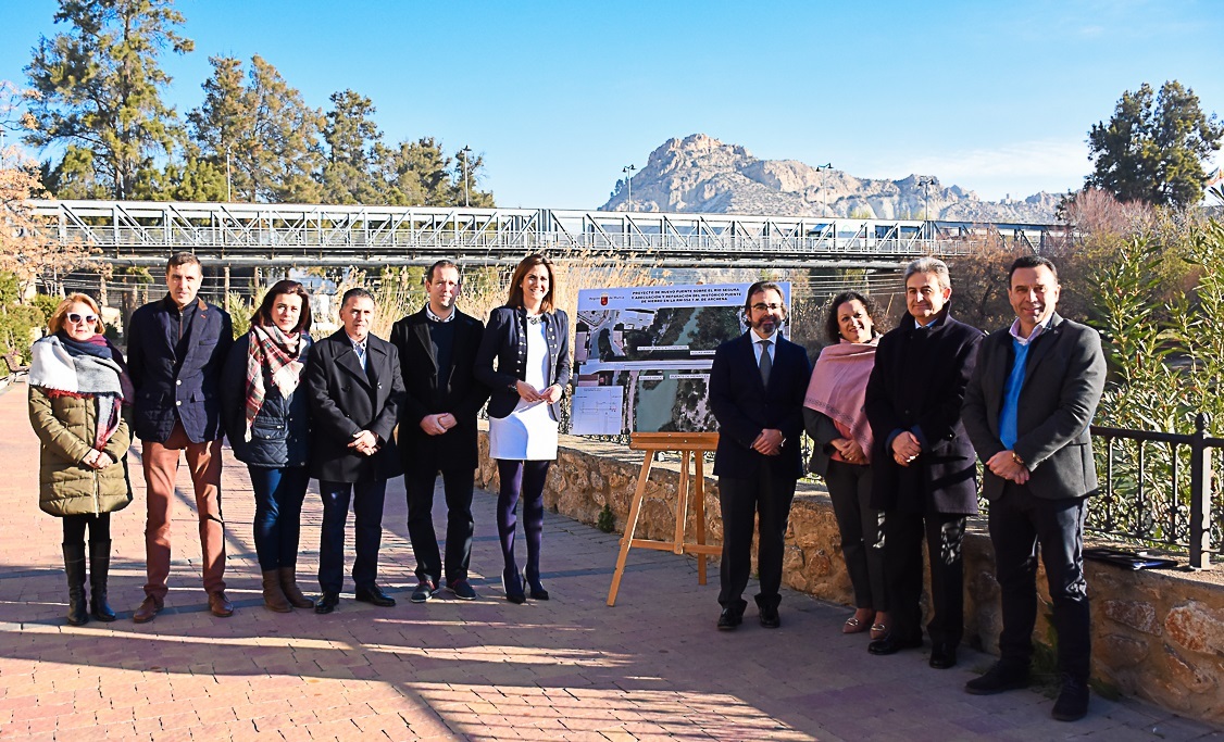 El consejero Pedro Rivera presenta la construcción del nuevo puente en Archena (1)