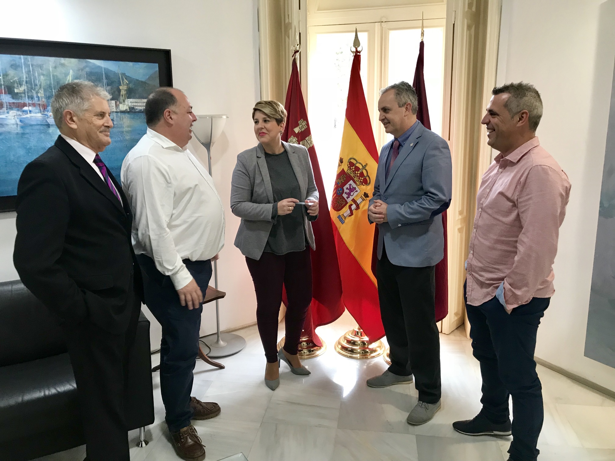 La consejera de Transparencia, Participación y Portavoz se reúne con el presidente del Plásticos Romero Cartagena FS /1