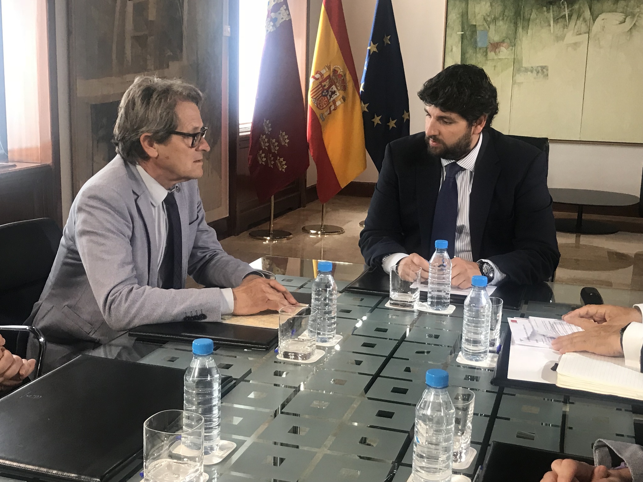 El presidente Fernando López Miras se reúne con el decano del Colegio Oficial de Aparejadores (2)