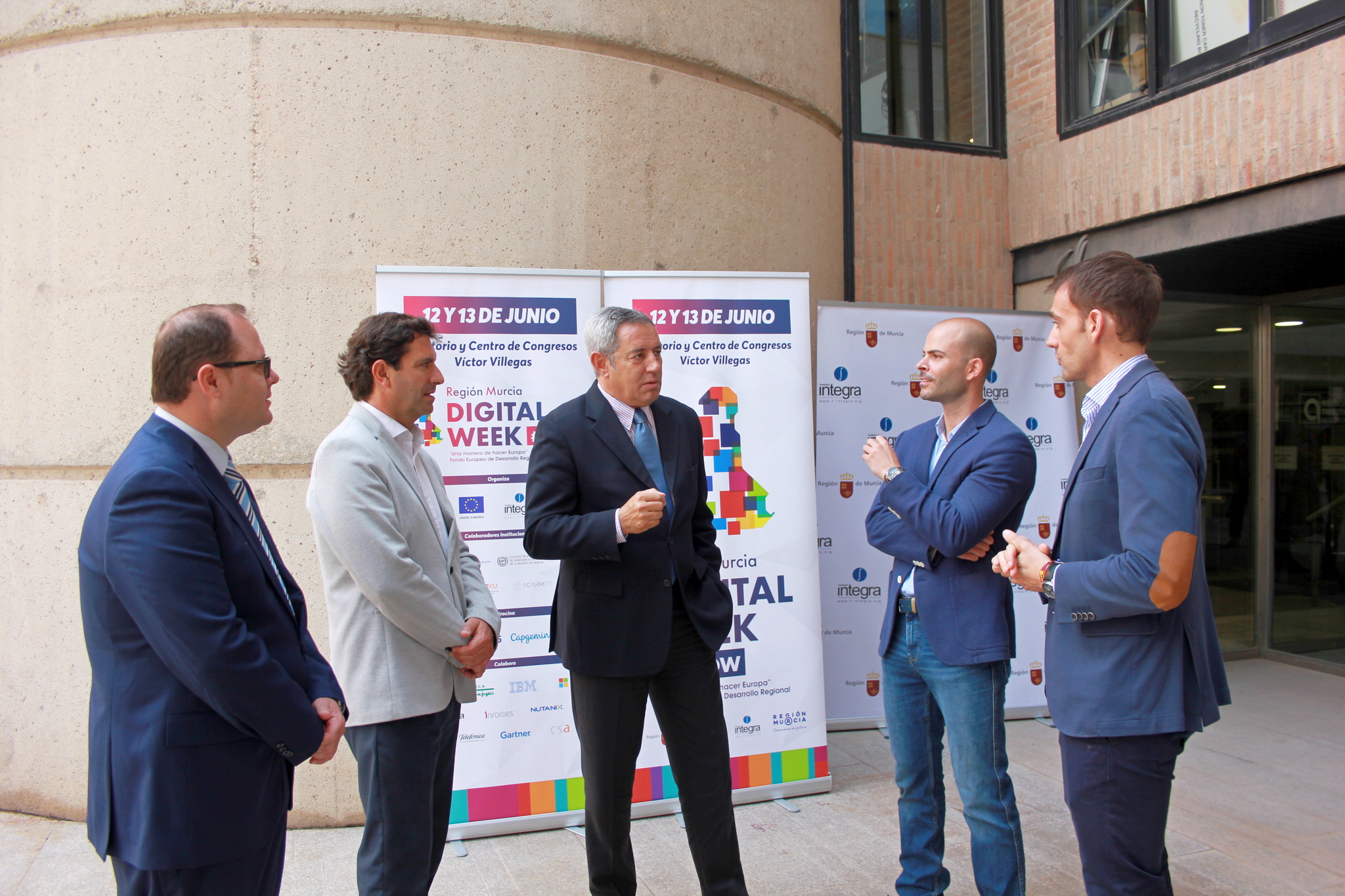El consejero de Hacienda, Fernando de la Cierva, presenta el congreso sobre nuevas tecnologías Región de Murcia Digital Week