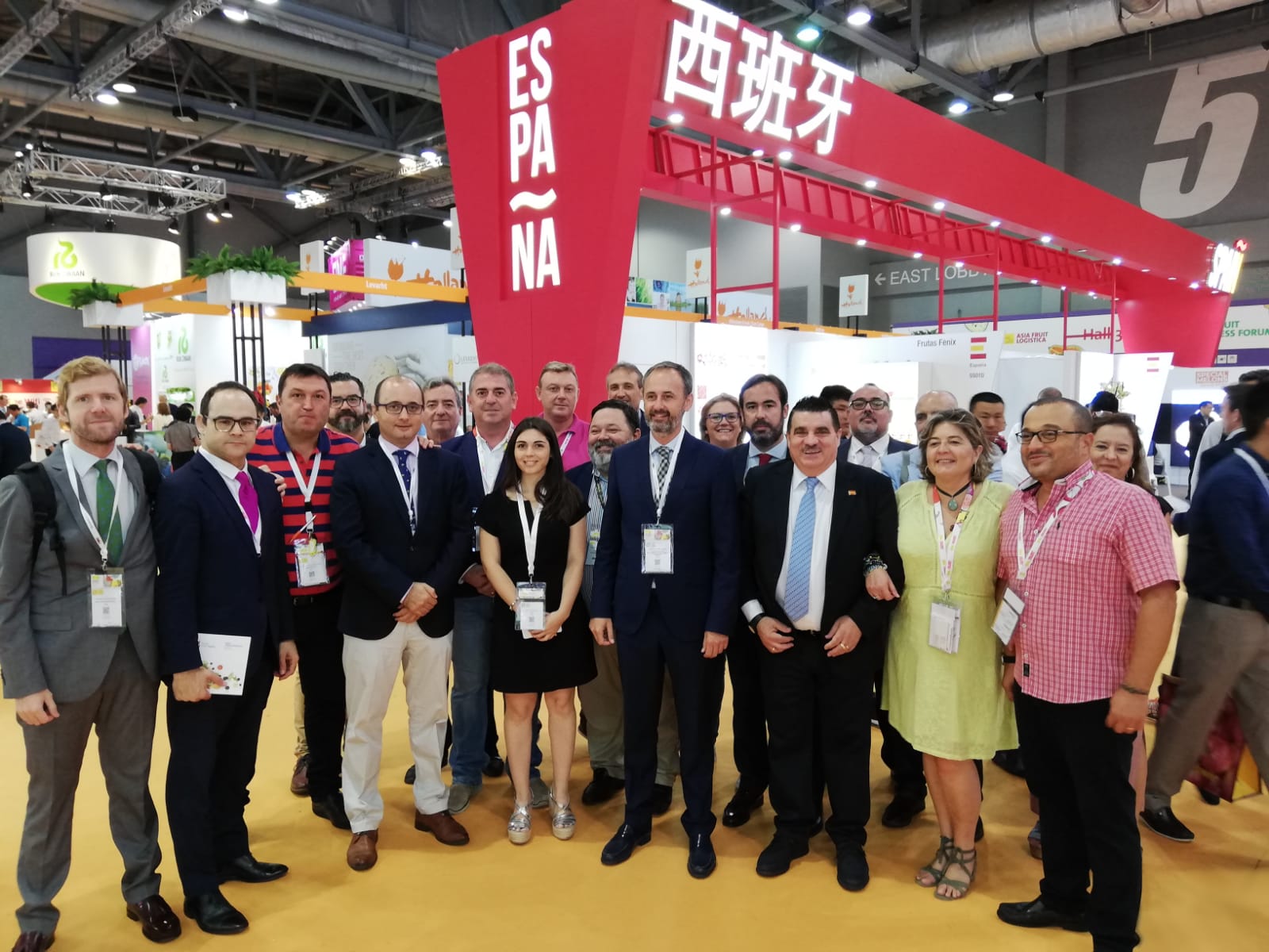 Imagen de la parte de la delegación de la Región de Murcia, la más numerosa en el espacio de España en Asia Fruit Logistica