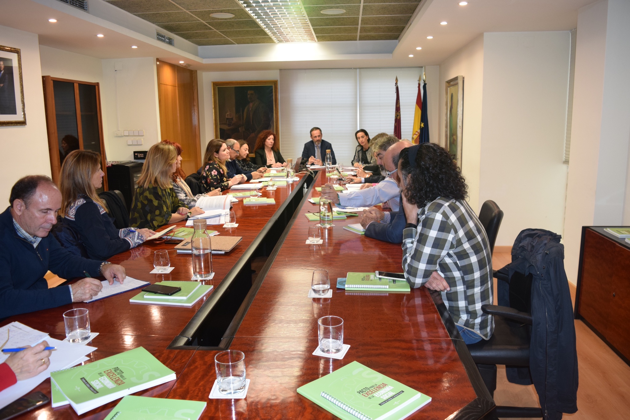 Imagen de la reunión de la comisión de seguimiento del Pacto por la Excelencia de la Economía Social