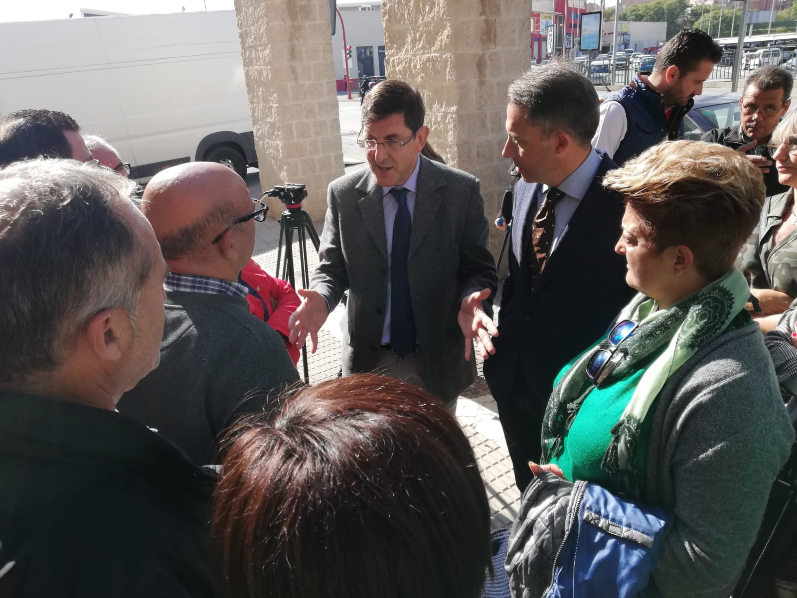 El consejero de Salud, Manuel Villegas, durante la visita a Lorca