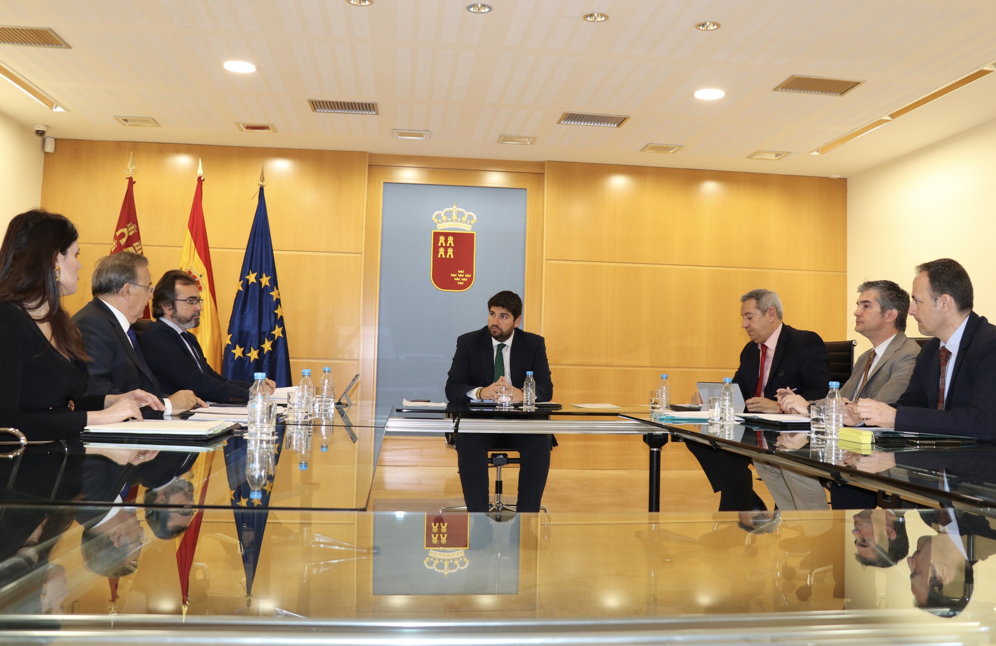El jefe del Ejecutivo regional, Fernando López Miras, preside la reunión de la Comisión Delegada para Asuntos Económicos