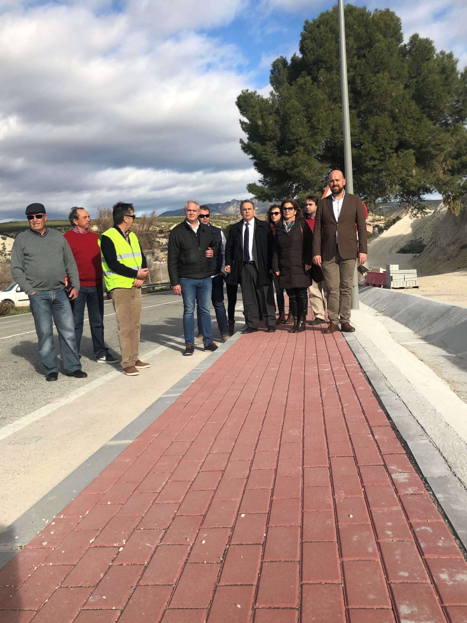 El consejero de Fomento y el alcalde de Albudeite inauguran el paseo peatonal en la carretera RM-B13