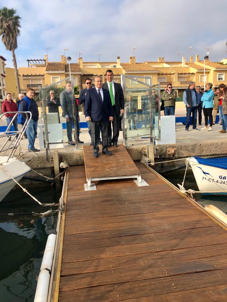 El consejero de Fomento inaugura las obras de renovación del puerto de Cabo de Palos