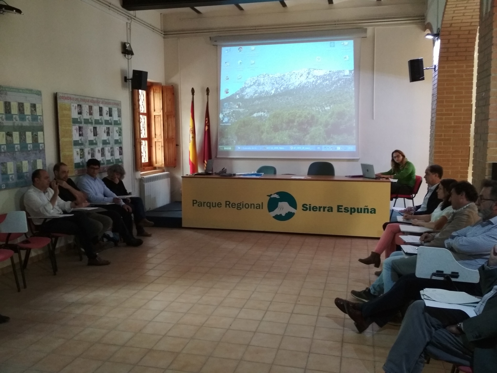 Un momento de la reunión de la Junta Rectora del Parque Regional Sierra Espuña celebrada hoy en el Centro de Visitantes Ricardo Codorníu