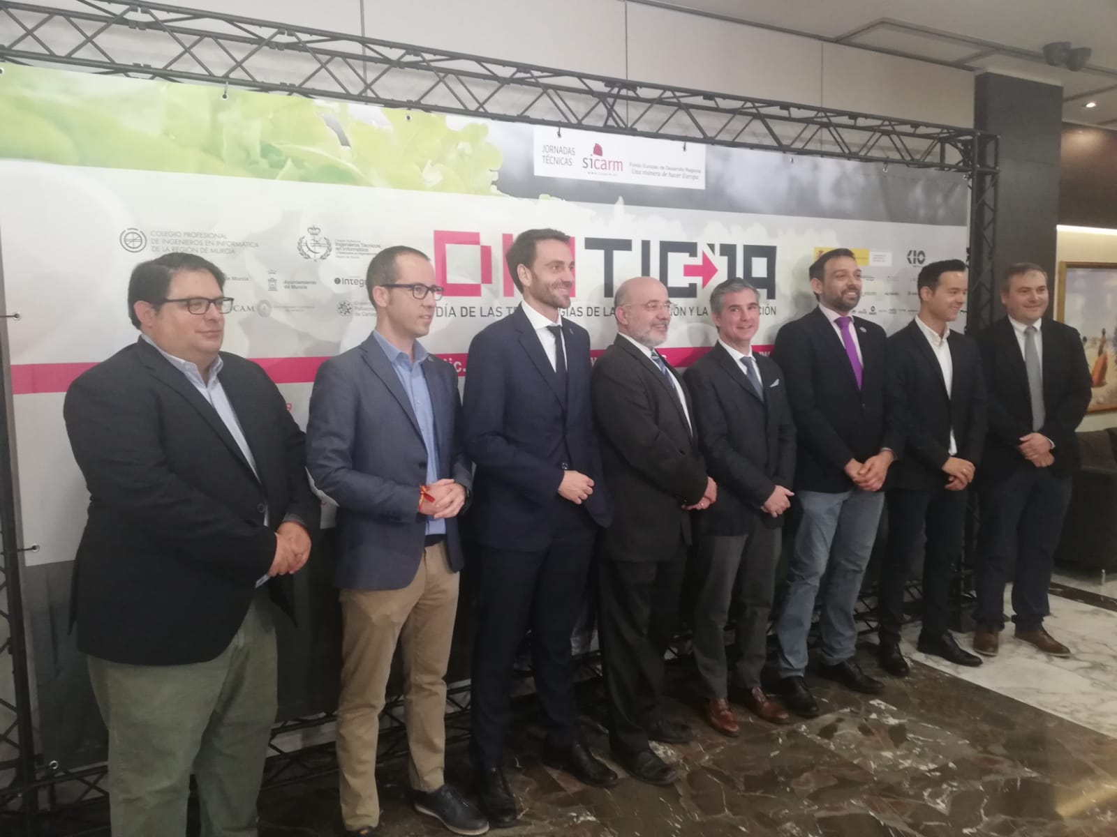 Del Amor junto a los ponentes de la Jornada 'Smart-Water 2019'