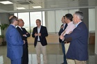El consejero de Empleo, Universidades y Empresa, Juan Hernández, ha conocido esta mañana las nuevas instalaciones de la empresa lorquina Jisap (I...