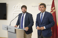 El jefe del Ejecutivo regional, Fernando López Miras, se reunió con el presidente de la Diputación de Alicante, Carlos Mazón (3)