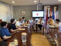 Reunión las asociaciones Feria Oficial de Artesanía de la Región de Murcia y Unes para impulsar actividades que promuevan la participación de los jóvenes
