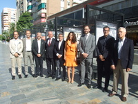 La consejera Cristina Sánchez visita la exposición fotográfica del centenario del Murcia Club de Tenis