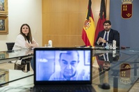 El jefe del Ejecutivo regional se reúne por vía telemática con el presidente de la Unión de Cooperativas de Enseñanza de la Región de Murcia/ 1