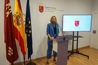 La directora general del Servicio Regional de Empleo y Formación, Marisa López Aragón, presentó los datos del paro del mes de agosto