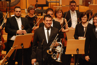Imagen del trompetista Pacho Flores con la Orquesta Sinfónica de la Región de Murcia