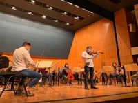 Imagen de los ensayos de David Grimal con la Orquesta Sinfónica de la Región de Murcia