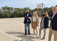 Educación mejora las instalaciones deportivas en el Instituto de Enseñanza Secundaria Las Salinas de La Manga del Mar Menor