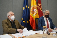 Consejero de Universidades, Francisco Álvarez, acompañado del jefe de servicio, Antonio Mula, durante la Conferencia General de Política Univeristaria
