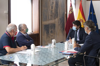El presidente de la Comunidad, Fernando López Miras, recibe al secretario general del sindicato Unión General de Trabajadores, Pepe Álvarez