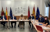 El consejero de Fomento e Infraestructuras, José Ramón Díez de Revenga, durante la reunión de la Comisión técnica de la Sociedad Murcia Alta Velocidad,...