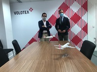 El consejero de Presidencia, Turismo y Deportes se reúne con el consejero delegado de Volotea