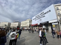 Una campaña de Turismo en la Puerta del Sol anuncia que 'Este año nosotros somos la capital'