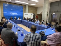 Imagen de la reunión de la Mesa del Transporte de la Región de Murcia celebrada ayer en la Consejería de Fomento e Infraestructuras en las que se...