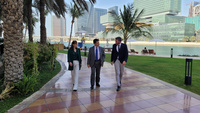 El consejero Antonio Luengo y la directora general de Agricultura, Remedios García, junto al embajador español en Emiratos Árabes Unidos, Íñigo de...