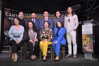 El director del Instituto de las Industrias Culturales y las Artes (2d) junto a otros asistentes a la presentación de la programación de la LXI edición...