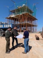 El director general del Medio Natural, Fulgencio Perona, durante su visita a las obras que se llevan a cabo en el punto de vigilancia de 'El Almi...