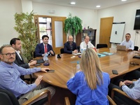El director del Instituto de Fomento, Joaquín Gómez, durante la reunión con los directores de los centros tecnológicos de la Región