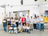 La directora general de Consumo y Artesanía, Sonia Moreno, entregó los premios  del concurso escolar de consumo responsable 'Consumópolis'