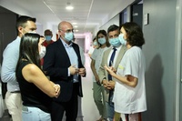 El gerente del Servicio Murciano de Salud, Francisco Ponce, junto con la alcaldesa de Yecla, Remedios Lajara, visitó hoy el  hospital Virgen del ...