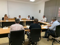 El consejero Antonio Luengo durante la reunión de trabajo con organizaciones agrarias y Fecoa, Federación de Cooperativas Agrarias de Murcia