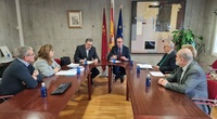 El consejero de Educación, Formación Profesional y Empleo, Víctor Marín, durante la reunión con el presidente de Plena Inclusión Región de Murcia,...