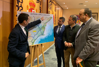 El consejero de Fomento e Infraestructuras, José Ramón Díez de Revenga, durante el encuentro con Ceclor y la Cámara de Comercio de Lorca para presentarles...