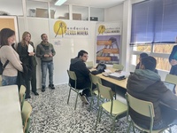 La directora del SEF, Marisa López, visitó hoy a un grupo de personas desempleadas que participa en un itinerario integral personalizado, desarrollado...