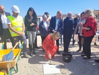 La consejera de Política Social, Familias e Igualdad, Conchita Ruiz, participa en la colocación de la primera piedra de tres viviendas tuteladas ...