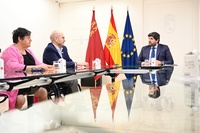 El presidente de la Comunidad, Fernando López Miras, se reúne con el presidente de la Confederación Española de Personas con Discapacidad Física y Orgánica, Anxo Quiroga/2