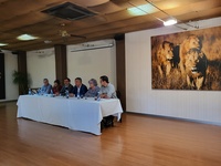 El consejero de Medio Ambiente visita Terra Natura en Murcia y participa en una mesa redonda sobre biodiversidad