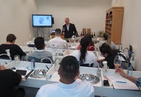 El sumiller Pedro Martínez dirige un curso en el CCT con los principales vinos espumosos del mundo
