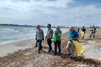 El consejero en funciones de Medio Ambiente, Mar Menor, Universidades e Investigación, Juan María Vázquez, participa en la campaña '1m2 contra la...