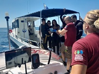 Algunos tripulantes de embarcaciones interesados en la campaña de sensibilización sobre el uso de las mismas (embarcaciones) en la ZEC de Cabo Pa...