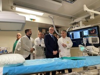 El consejero de Salud, Juan José Pedreño, visitó la nueva sala de  Hemodinámica del hospital Virgen de la Arrixaca